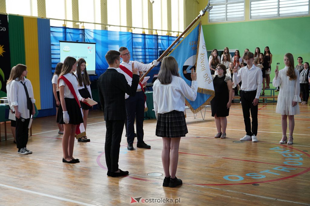 Zaokończenie roku szkolnego klas 8 Szkoły Podstawowej nr 2 [23.06.2022] - zdjęcie #34 - eOstroleka.pl