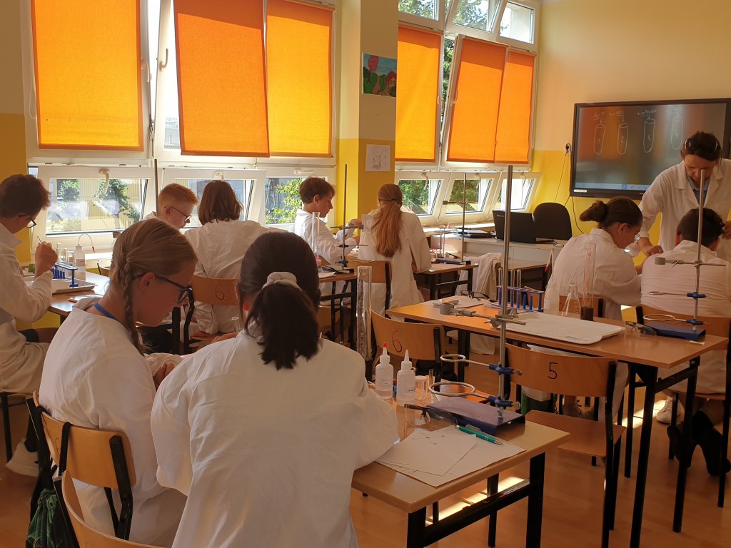 Letnia Szkoła Chemii w SP 2 [22-26.08.2022] - zdjęcie #14 - eOstroleka.pl