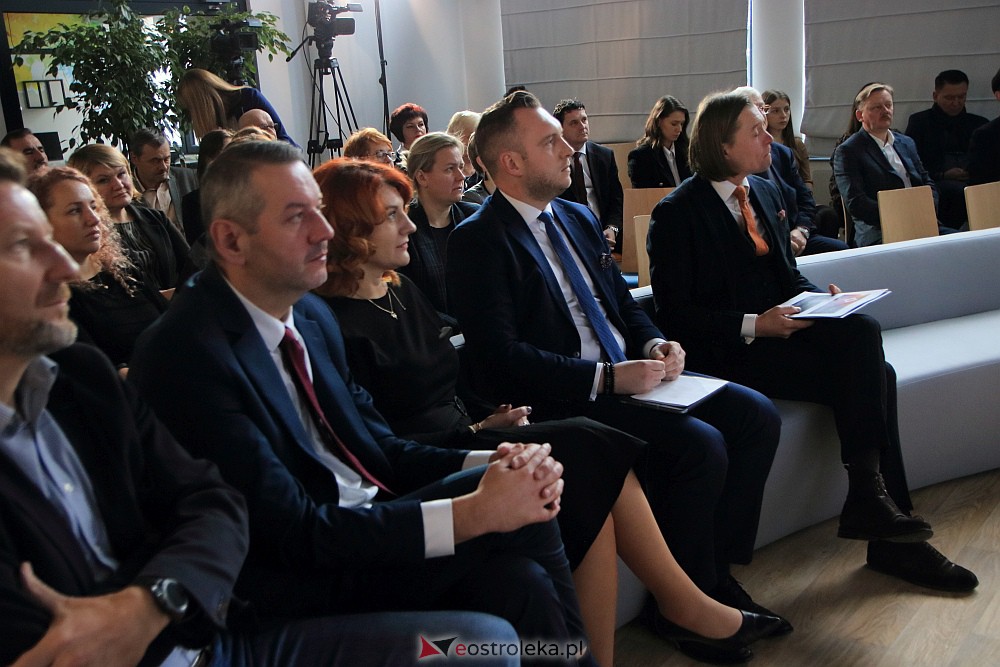 Konferencja w Multicentrum: “Przyszłość Mazowsza z Funduszami Europejskimi” [18.11.2022] - zdjęcie #9 - eOstroleka.pl