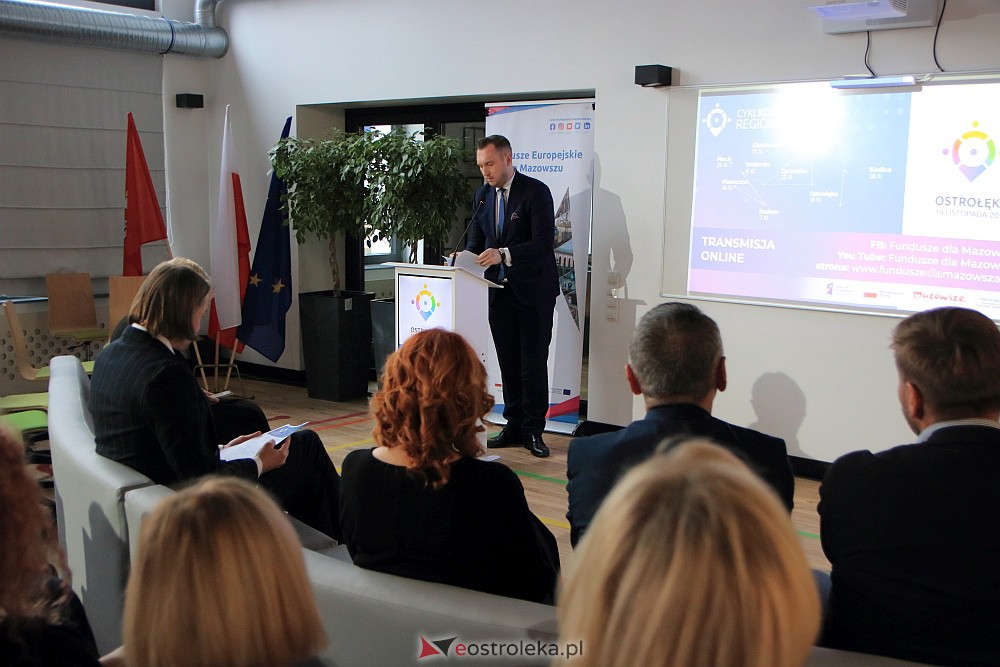 Konferencja w Multicentrum: “Przyszłość Mazowsza z Funduszami Europejskimi” [18.11.2022] - zdjęcie #28 - eOstroleka.pl