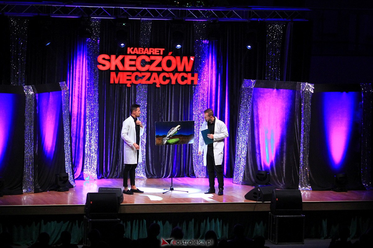 Kabaret Skeczów Męczących w Ostrołęce [11.12.2022] - zdjęcie #17 - eOstroleka.pl