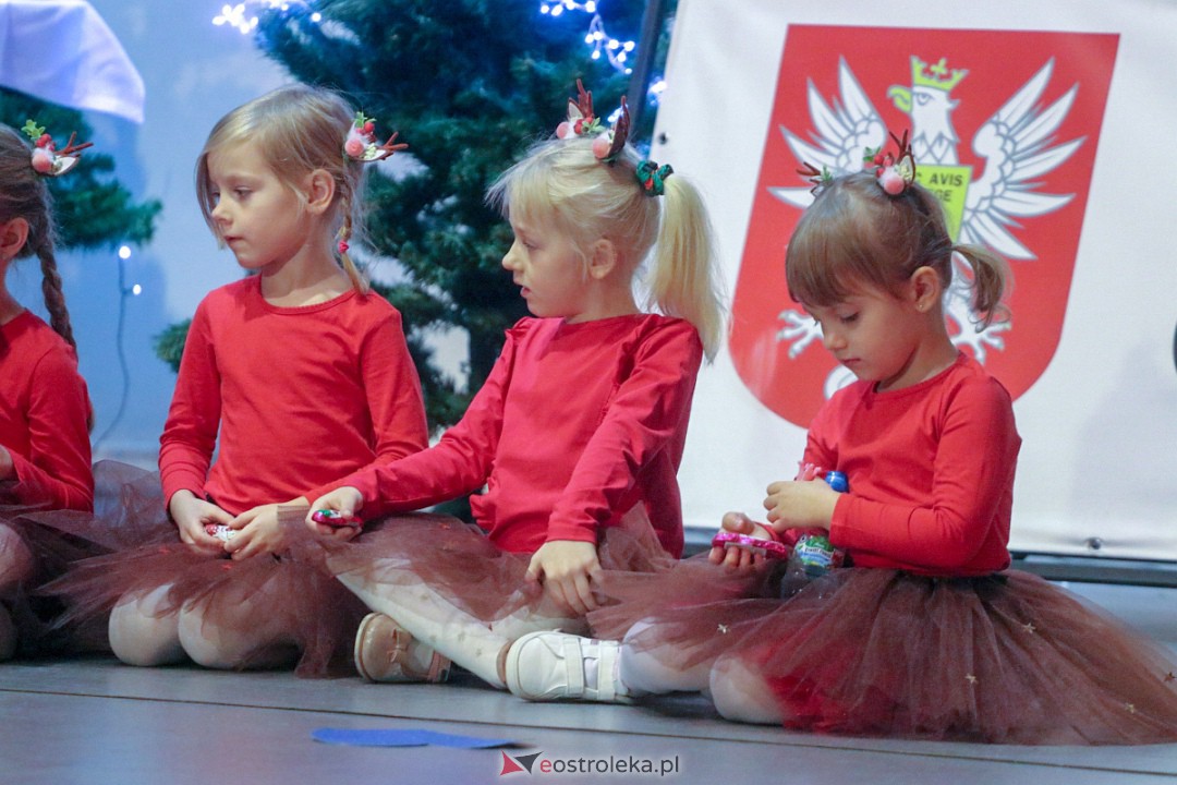 Świąteczna Gala Taneczna Bezwahania Dance Center Ostrołęka [17.12.2022] - zdjęcie #21 - eOstroleka.pl