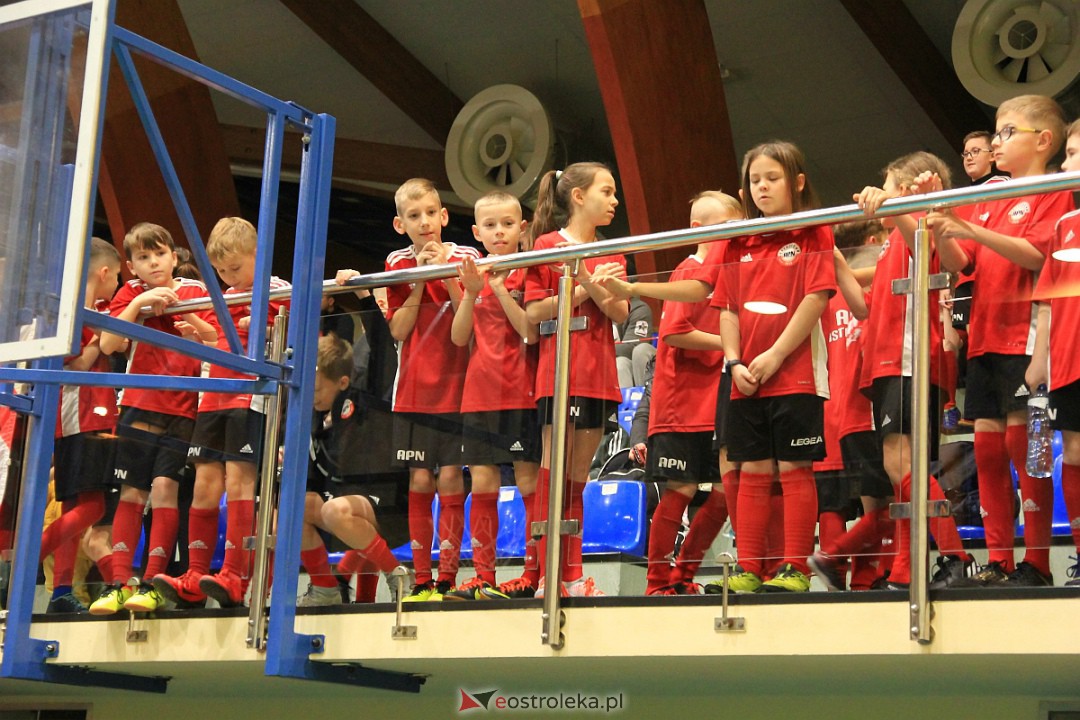 Świąteczna niespodzianka dla wychowanków Ostrołęckiej Akademii Piłki Nożnej [21.12.2022] - zdjęcie #3 - eOstroleka.pl