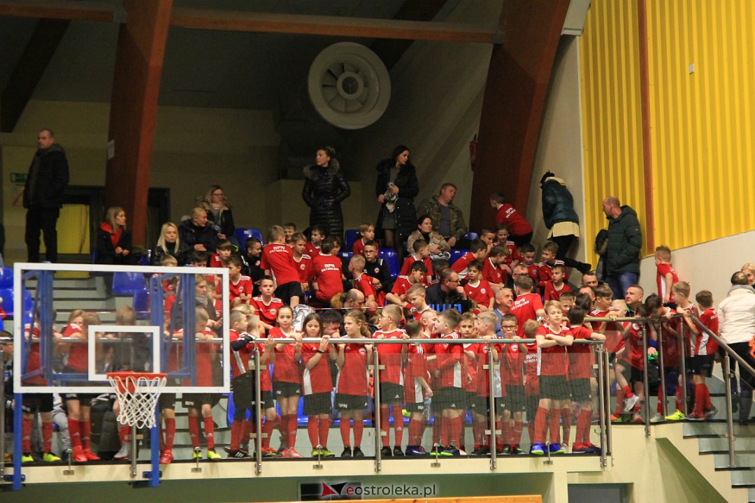 Świąteczna niespodzianka dla wychowanków Ostrołęckiej Akademii Piłki Nożnej [21.12.2022] - zdjęcie #4 - eOstroleka.pl