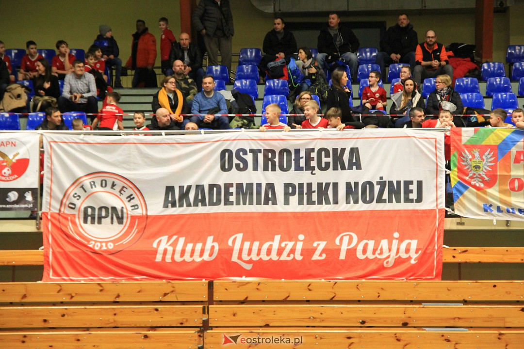 Świąteczna niespodzianka dla wychowanków Ostrołęckiej Akademii Piłki Nożnej [21.12.2022] - zdjęcie #5 - eOstroleka.pl