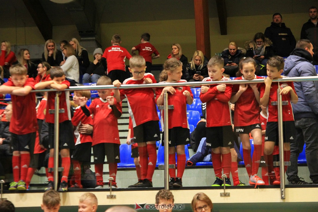Świąteczna niespodzianka dla wychowanków Ostrołęckiej Akademii Piłki Nożnej [21.12.2022] - zdjęcie #8 - eOstroleka.pl