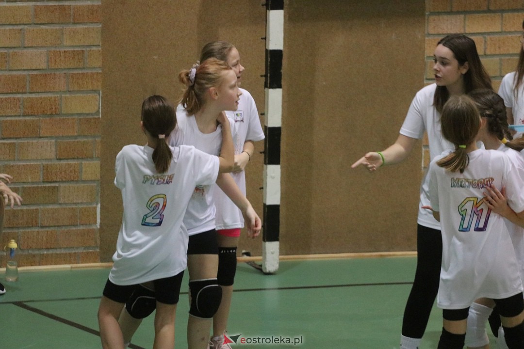Turniej minisiatkówki w SP 5 [14.01.2023] - zdjęcie #19 - eOstroleka.pl