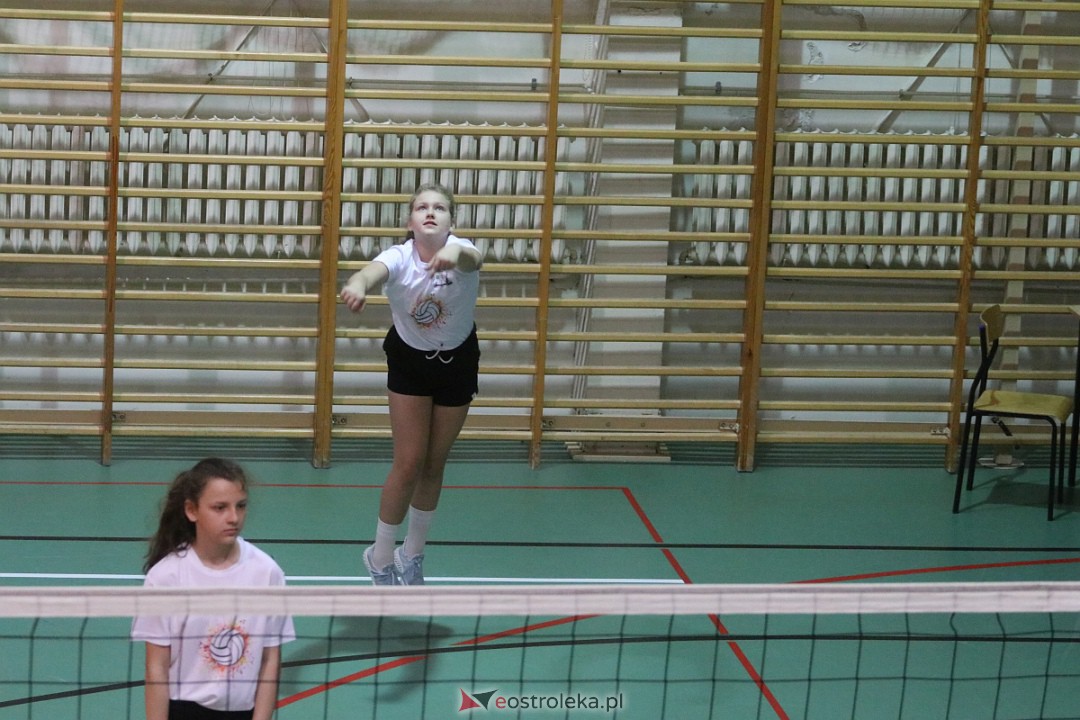 Turniej minisiatkówki w SP 5 [14.01.2023] - zdjęcie #32 - eOstroleka.pl