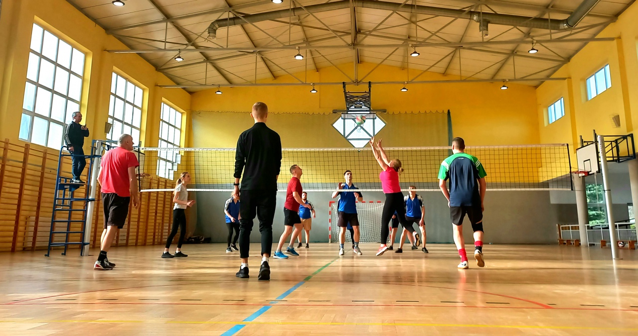Turniej siatkówki w Lelisie [12.02.2023] - zdjęcie #5 - eOstroleka.pl