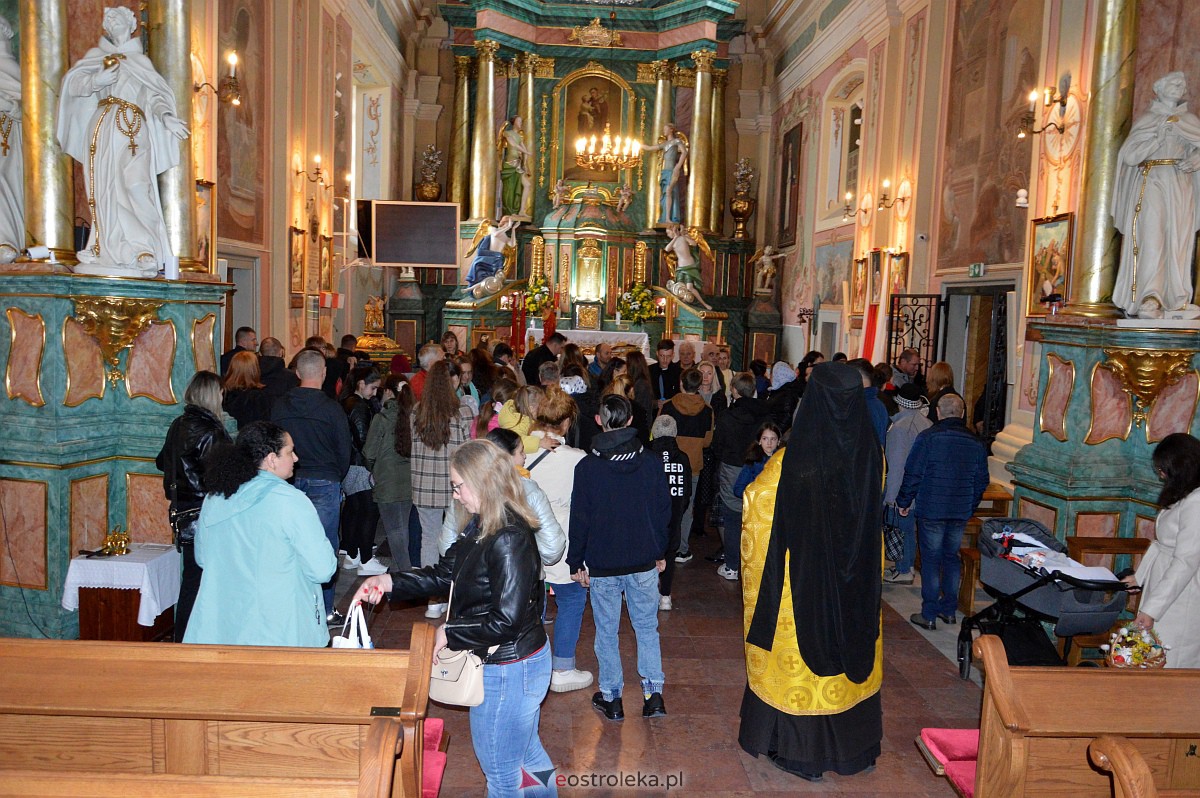 Prawosławne święcenie pokarmów w Klasztorze [15.04.2023] - zdjęcie #16 - eOstroleka.pl