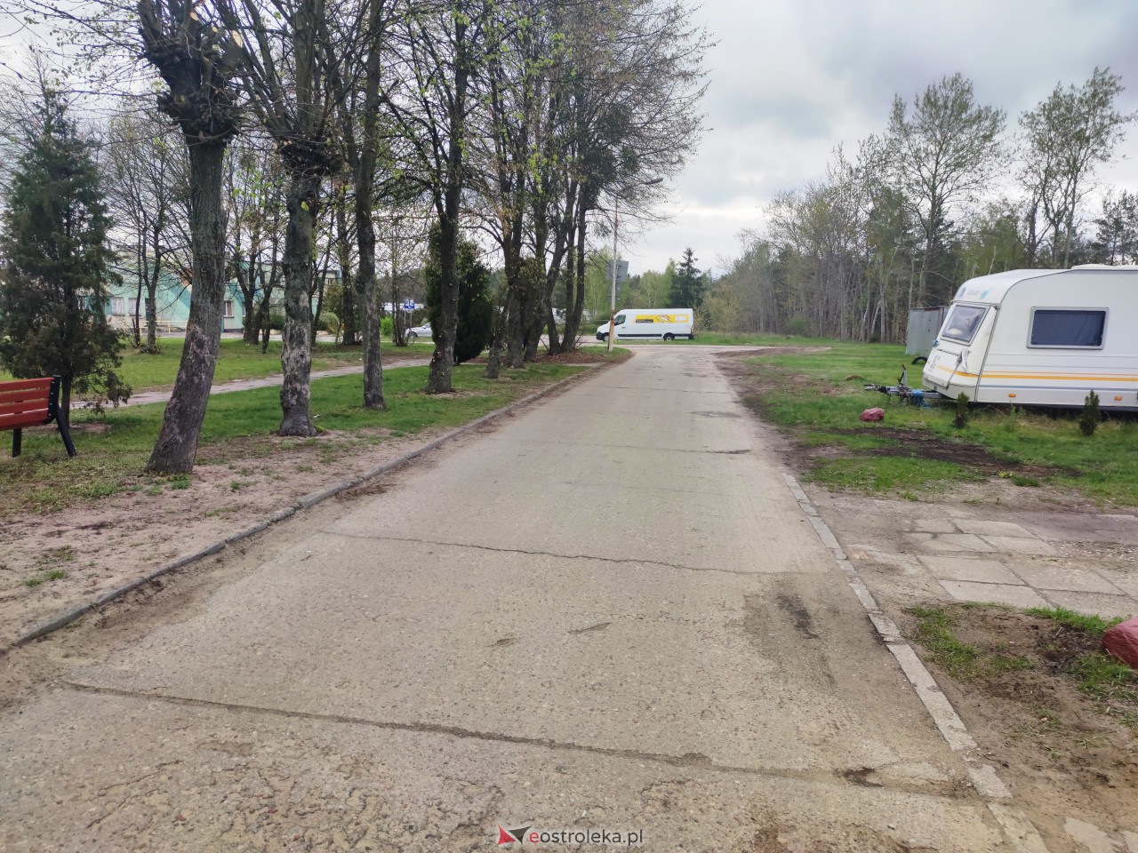 Droga wewnętrzna przy ul. Krańcowej [25.04.2023] - zdjęcie #8 - eOstroleka.pl