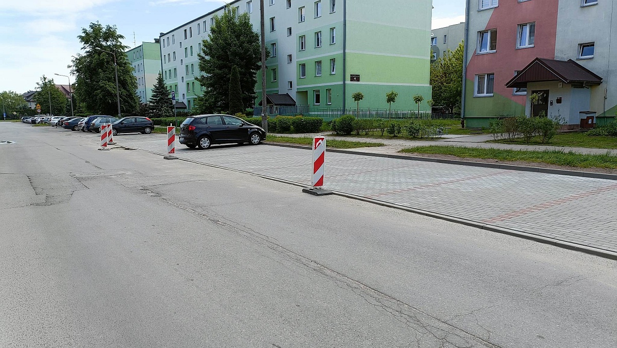 Nowy parking na Roweckiego “Grota” już prawie gotowy [24.05.2023] - zdjęcie #6 - eOstroleka.pl