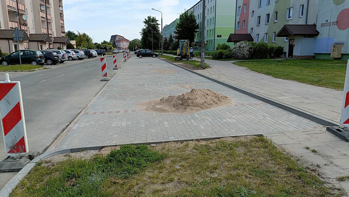 Nowy parking na Roweckiego “Grota” już prawie gotowy [24.05.2023] - zdjęcie #9 - eOstroleka.pl