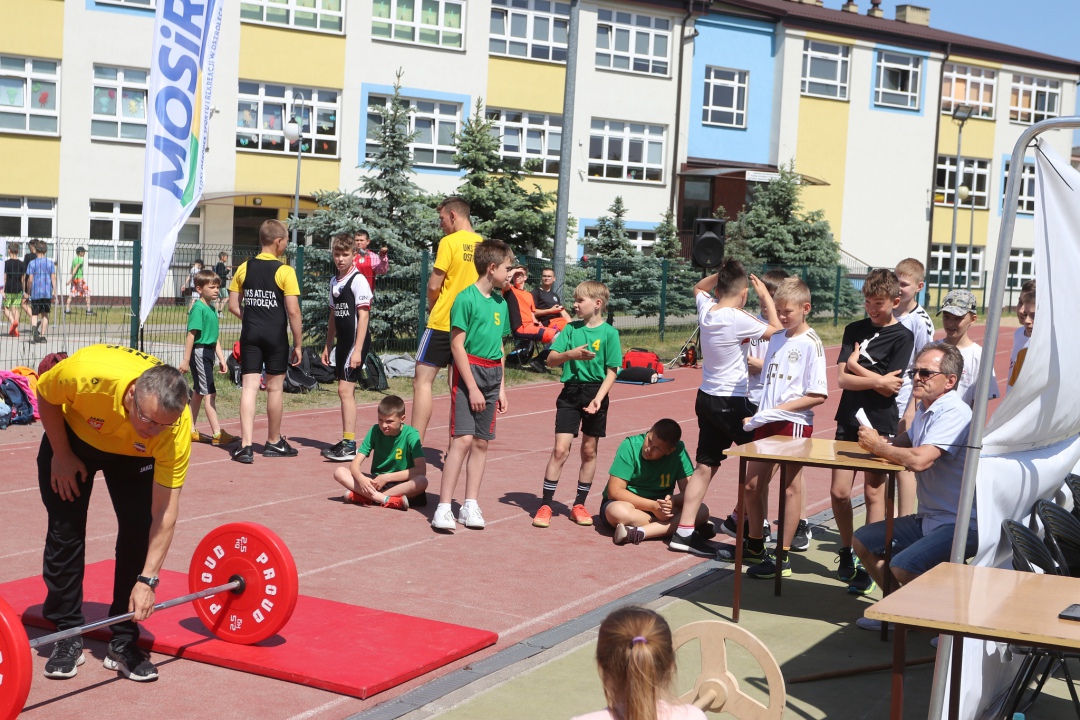 Wielobój atletyczny na dzień dziecka [01.06.2023] - zdjęcie #9 - eOstroleka.pl