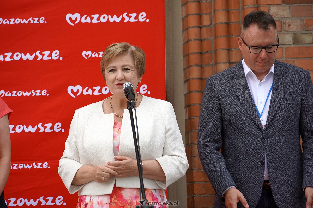 Zabytki z subregionu ostrołęckiego ze wsparciem sejmiku Mazowsza. Wręczenie promes w Ostrołęce [19.07.2023] - zdjęcie #4 - eOstroleka.pl