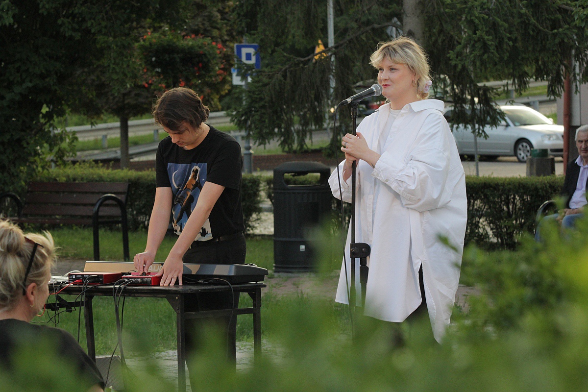 ART Czwartek na Placu Bema - Cozy Moss Wołanie [10.08.2023] - zdjęcie #34 - eOstroleka.pl