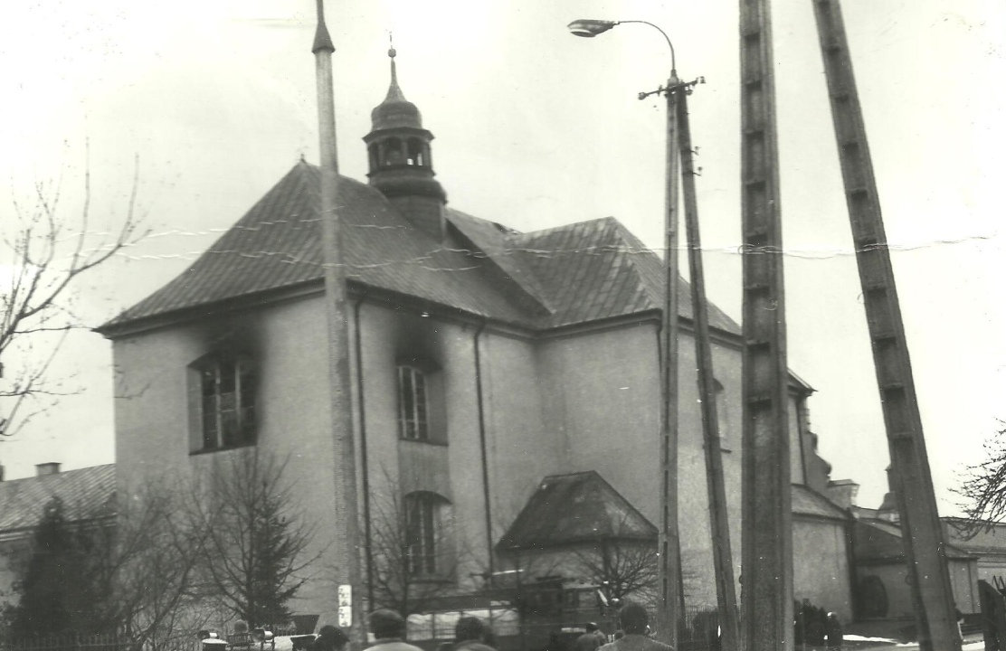 Pożar kościoła św. Antoniego 1989 - fot. archiwum parafii - zdjęcie #7 - eOstroleka.pl