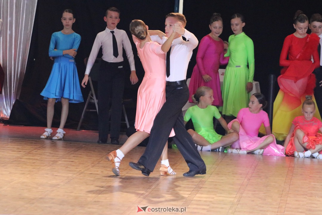 Turniej tańca O Złotą Podwiązkę [30.09.2023] - zdjęcie #6 - eOstroleka.pl