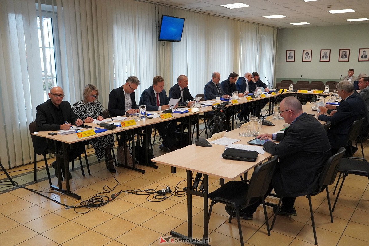 LXXXVIII sesja Rady Miasta Ostrołęki [26.10.2023] - zdjęcie #21 - eOstroleka.pl