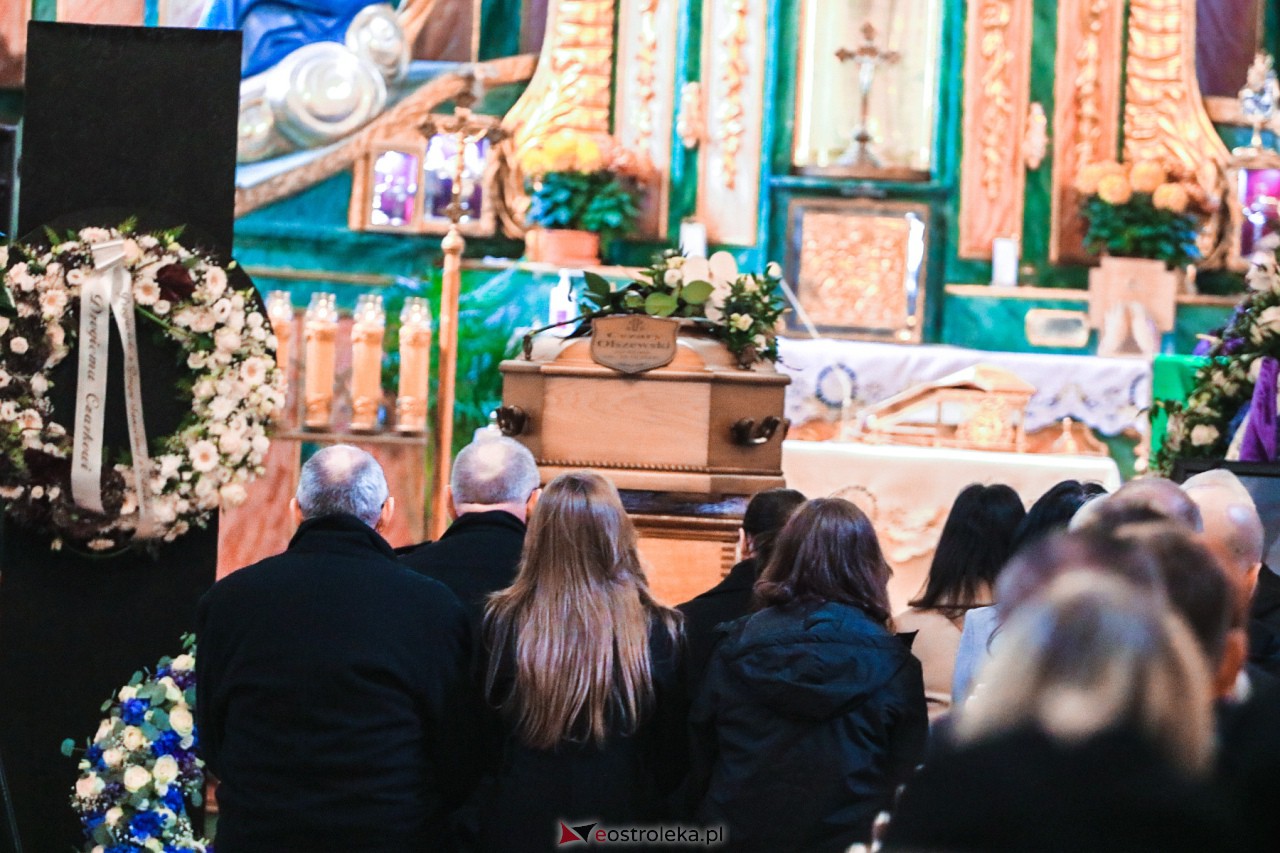 Pogrzeb Cezarego Olszewskiego, zwycięzcy Tańca z Gwiazdami [4.11.2023] - zdjęcie #20 - eOstroleka.pl