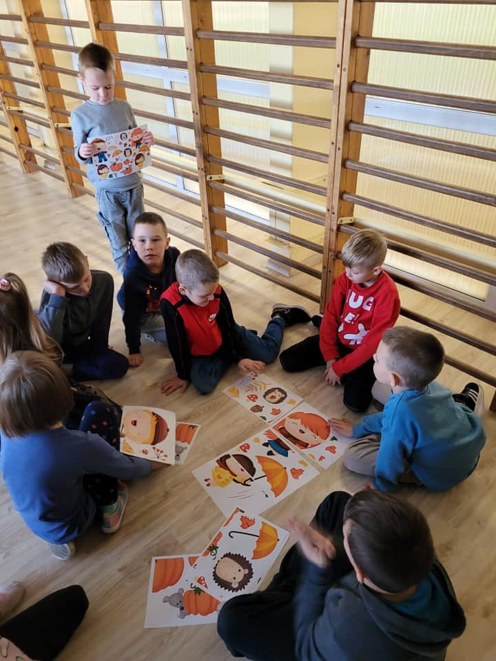Czytająco zakręceni w Szkole Podstawowej nr 2 w Ostrołęce - zdjęcie #5 - eOstroleka.pl