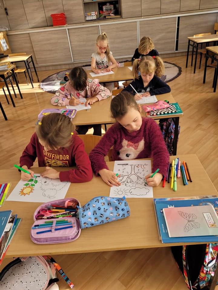 Czytająco zakręceni w Szkole Podstawowej nr 2 w Ostrołęce - zdjęcie #23 - eOstroleka.pl