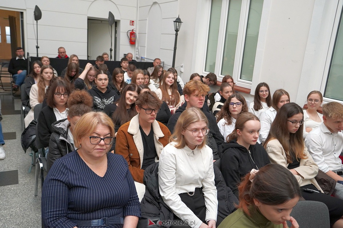 Konferencja naukowa z okazji 160. rocznicy wybuchu Powstania Styczniowego na Kurpiowszczyźnie [10.11.2023] - zdjęcie #19 - eOstroleka.pl
