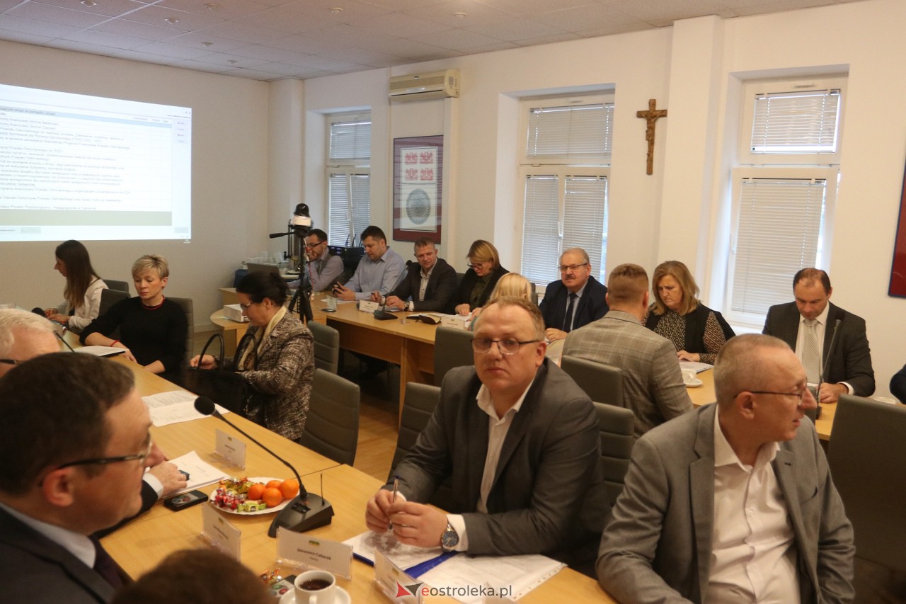 Sesja rady powiatu [14.11.2023] - zdjęcie #9 - eOstroleka.pl