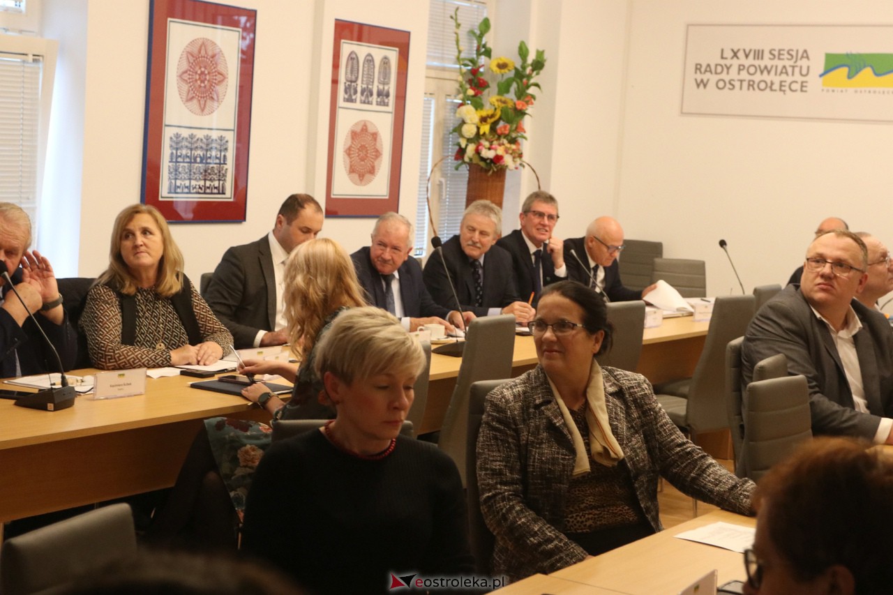 Sesja rady powiatu [14.11.2023] - zdjęcie #17 - eOstroleka.pl