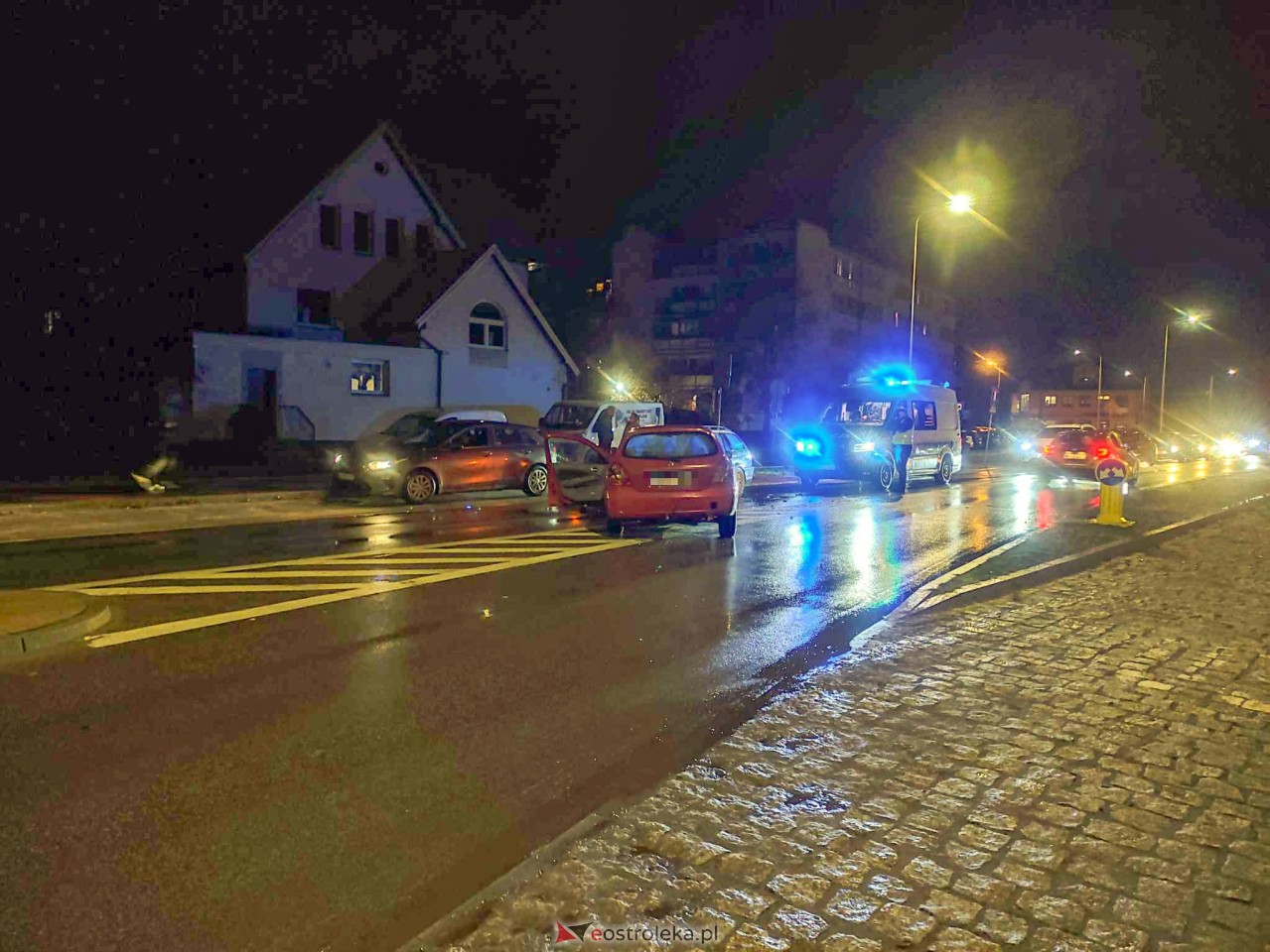 Wypadek przy Dobrzańskiego [14.11.2023] - zdjęcie #5 - eOstroleka.pl