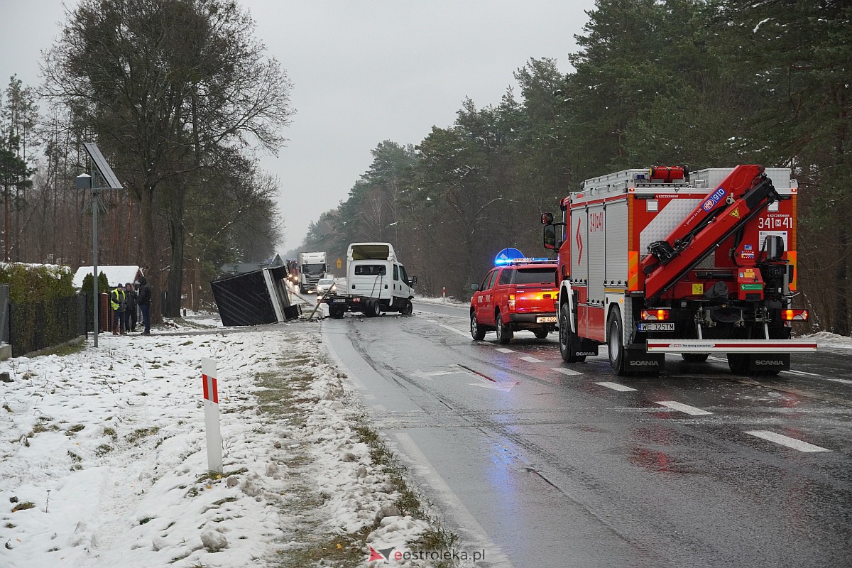 Wypadek w Laskowcu [23.11.2023] - zdjęcie #2 - eOstroleka.pl