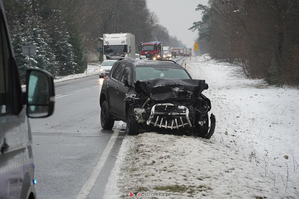 Wypadek w Laskowcu [23.11.2023] - zdjęcie #8 - eOstroleka.pl