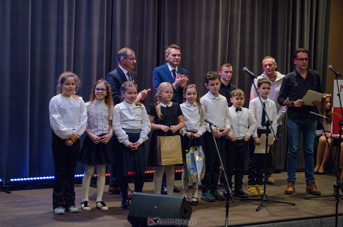 III Międzyszkolny Konkurs Piosenki Legionowej [23.11.2023] - zdjęcie #33 - eOstroleka.pl