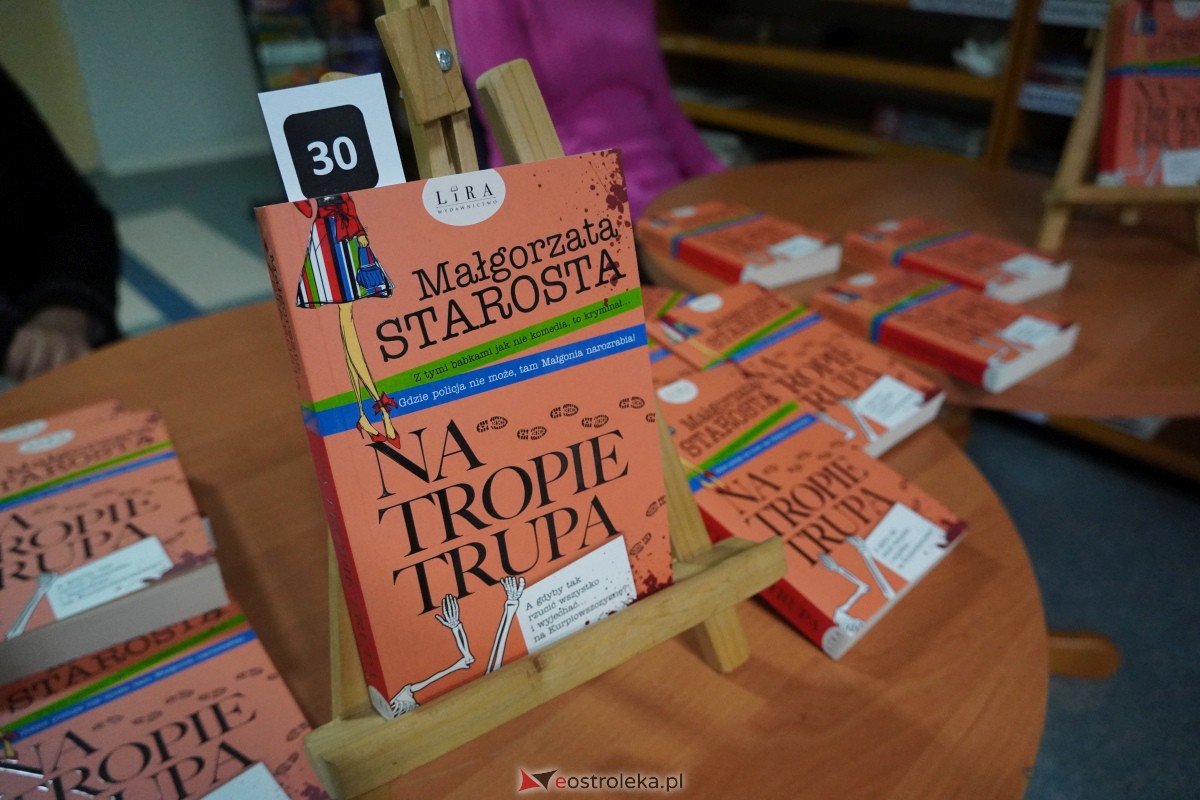 Promocja książki Na tropie trupa Małgorzaty Starosty [23.11.2023] - zdjęcie #4 - eOstroleka.pl