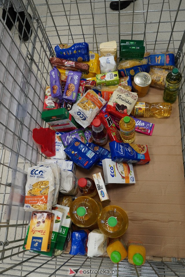 Wystartowała Świąteczna Zbiórka Żywności! [24.11.2023] - zdjęcie #28 - eOstroleka.pl