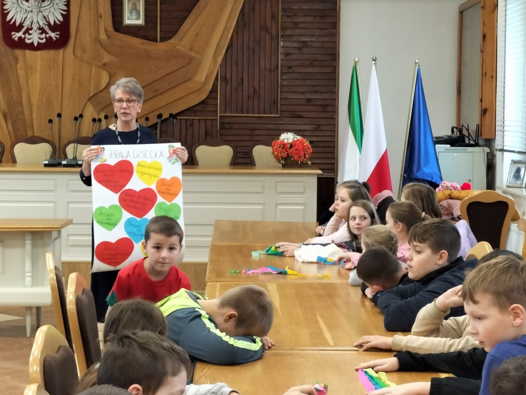 Uroczyste obchody Międzynarodowego Dnia Praw Dziecka - zdjęcie #8 - eOstroleka.pl