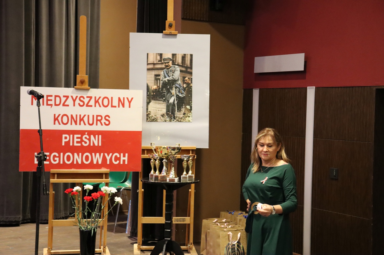 Międzyszkolny konkurs pieśni legionowych [23.11.2023] - zdjęcie #1 - eOstroleka.pl
