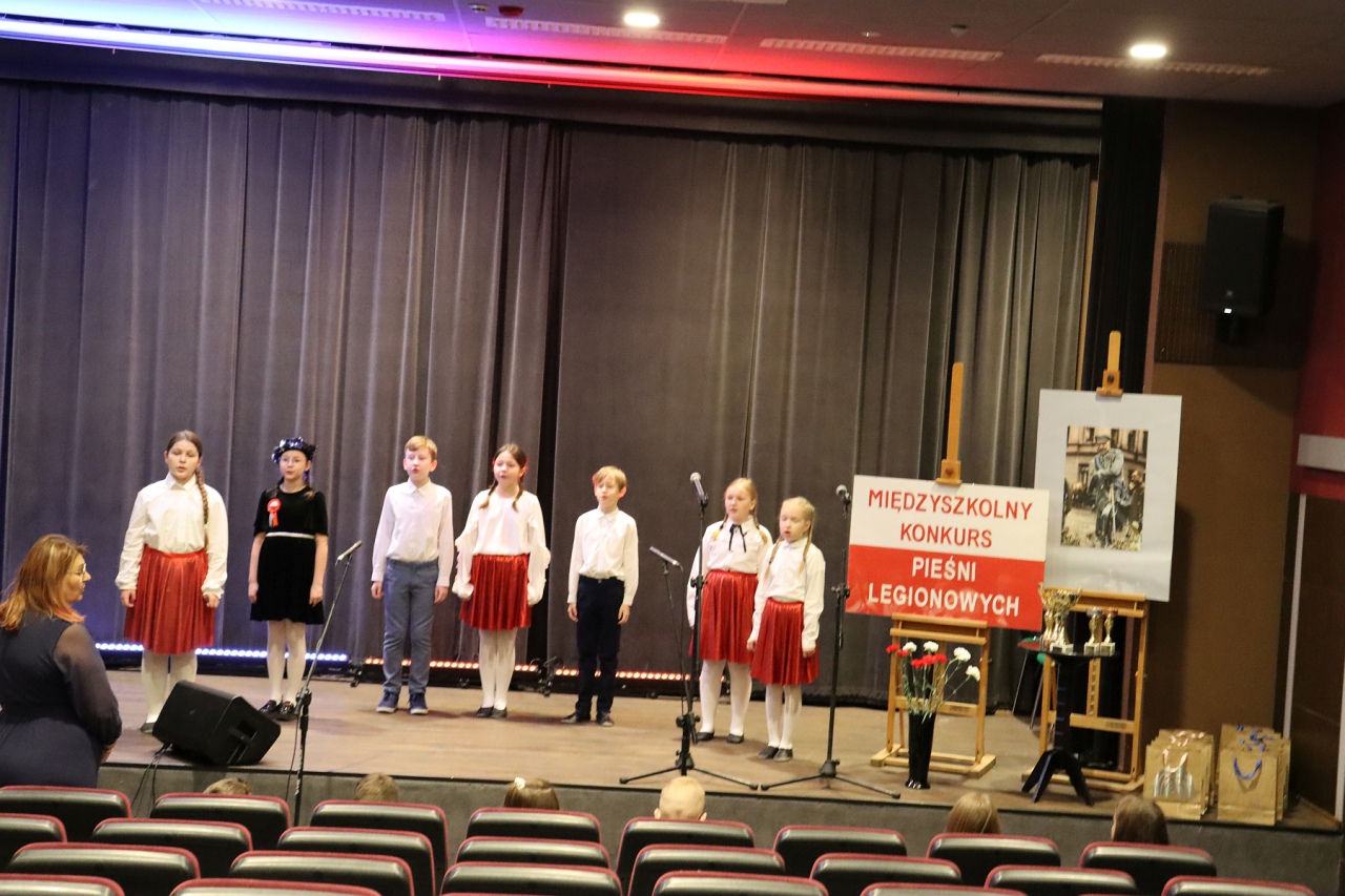 Międzyszkolny konkurs pieśni legionowych [23.11.2023] - zdjęcie #3 - eOstroleka.pl