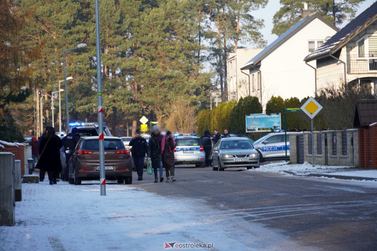 Atak nożownika w ZSP w Kadzidle [29.11.2023] - zdjęcie #13 - eOstroleka.pl