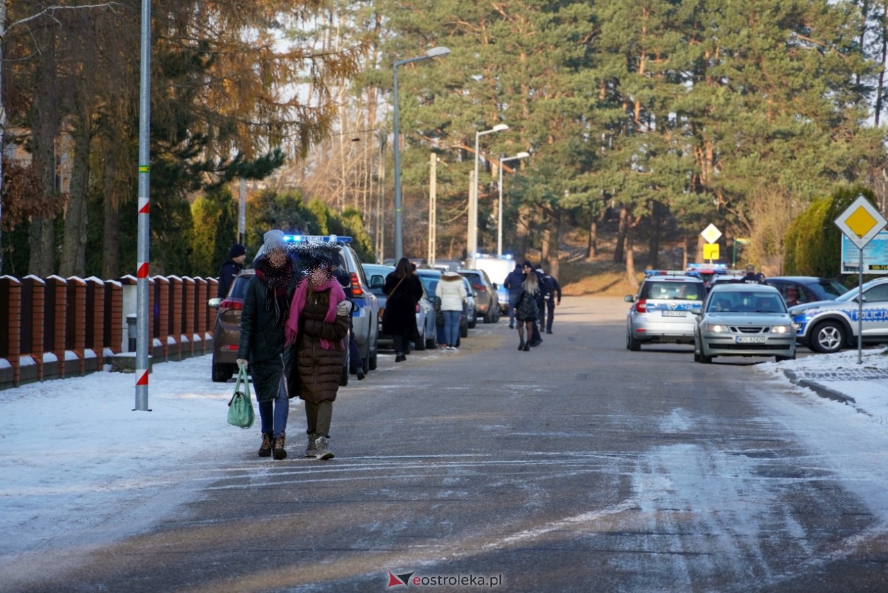 Atak nożownika w ZSP w Kadzidle [29.11.2023] - zdjęcie #15 - eOstroleka.pl