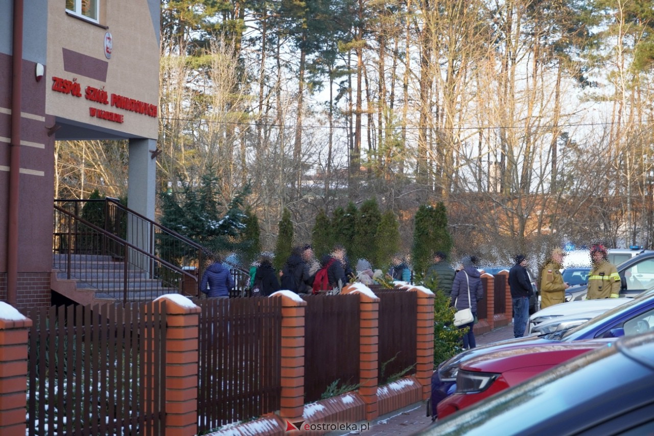 Atak nożownika w ZSP w Kadzidle [29.11.2023] - zdjęcie #39 - eOstroleka.pl