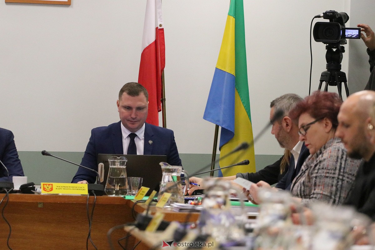 Sesja rady miasta Ostrołęki [30.11.2023] - zdjęcie #16 - eOstroleka.pl
