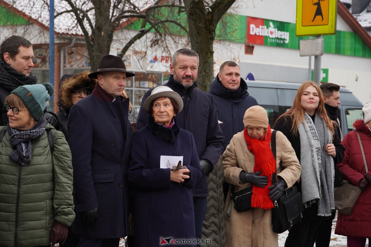 Uroczystość odsłonięcia Pomnika Ławeczki Zofii Niedziałkowskiej [1.12.2023] - zdjęcie #9 - eOstroleka.pl