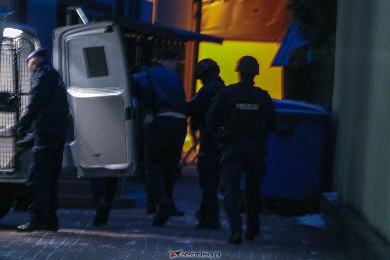 Nożownik Albert G. tymczasowo aresztowany [1.12.2023] - zdjęcie #10 - eOstroleka.pl