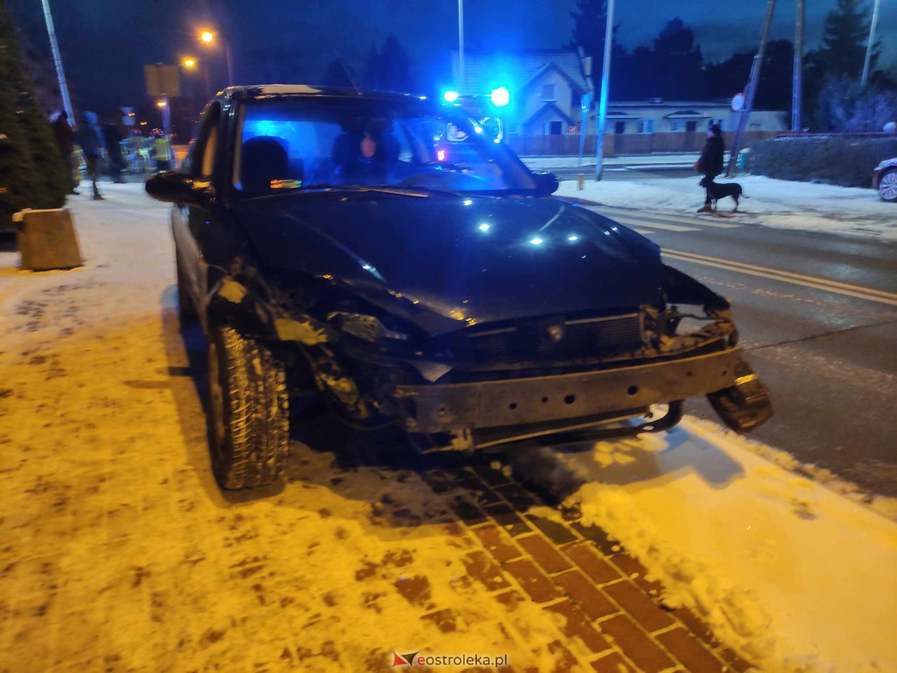 Uwaga kierowcy! Wypadek na ulicy Korczaka w Ostrołęce [05.12.2023] - zdjęcie #3 - eOstroleka.pl