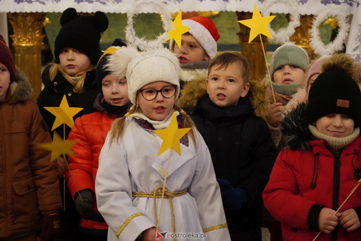 Koncert Bożonarodzeniowy w Czerwinie [10.12.2023] - zdjęcie #12 - eOstroleka.pl