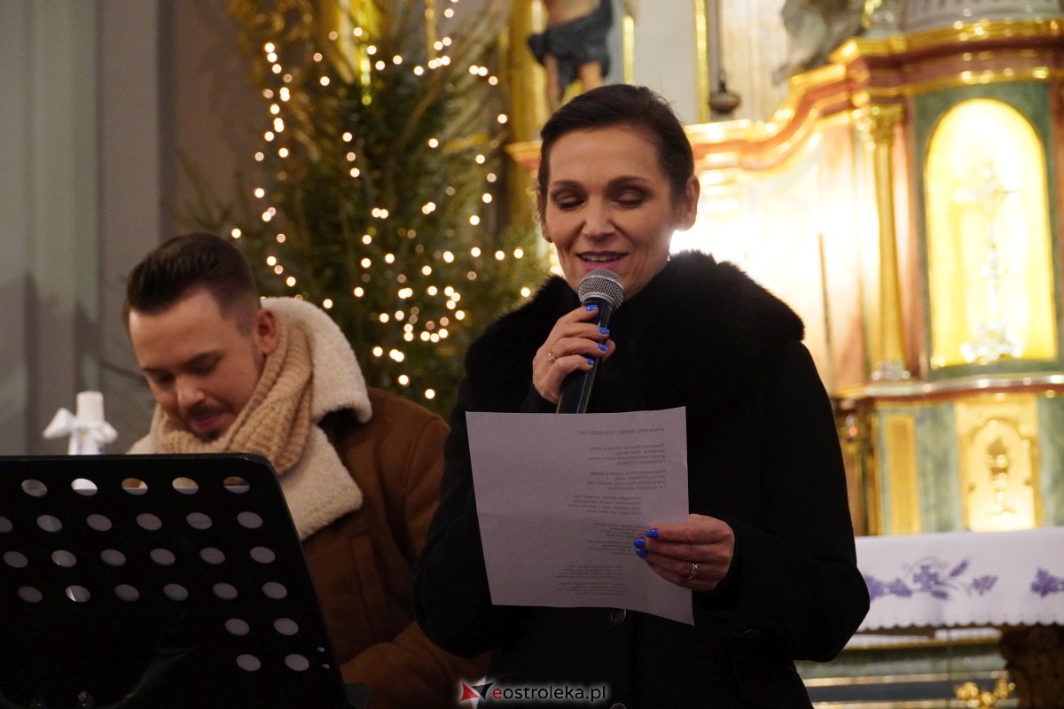 Koncert Bożonarodzeniowy w Czerwinie [10.12.2023] - zdjęcie #45 - eOstroleka.pl