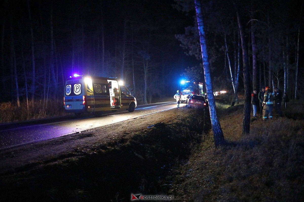 Wypadek w Łodziskach [17.12.2023] - zdjęcie #17 - eOstroleka.pl