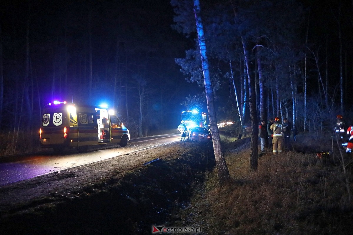 Wypadek w Łodziskach [17.12.2023] - zdjęcie #18 - eOstroleka.pl