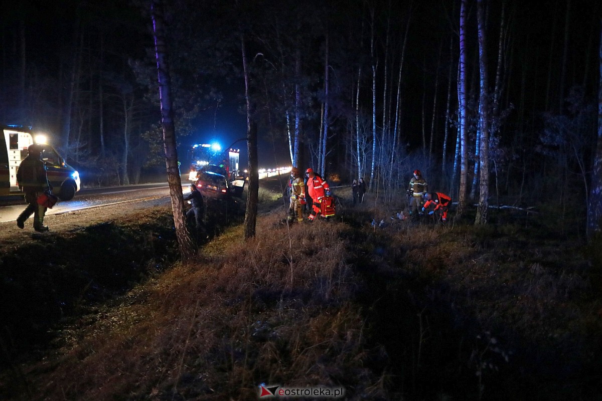Wypadek w Łodziskach [17.12.2023] - zdjęcie #19 - eOstroleka.pl